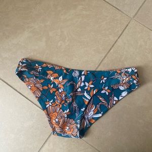 kulani kinis swim bottoms size small